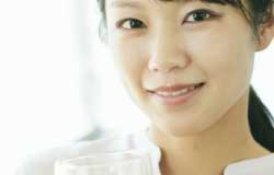 緑茶を飲むと脂肪肝リスクが軽減　緑茶が脂肪燃焼を高める？　茶カテキンは新型コロナの予防にも役立つ可能性が